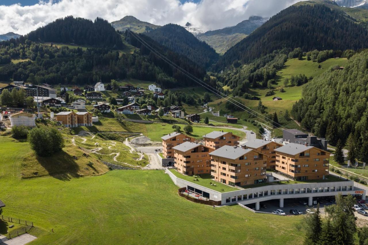 Catrina Hostel Disentis Exterior foto